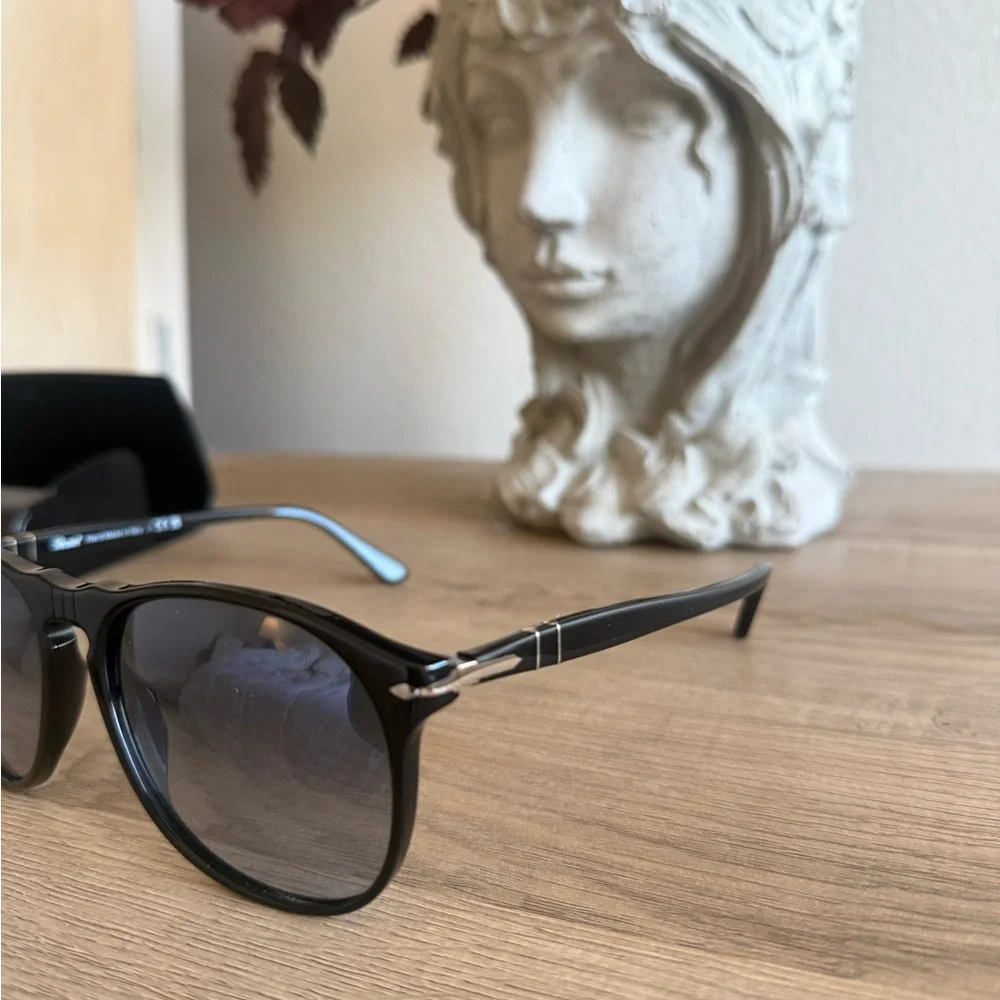 Persol unworn this
